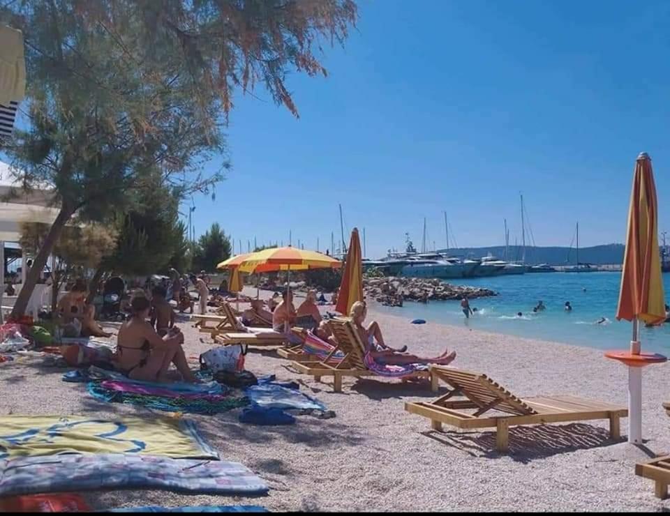 Apartmani Luis Kaštela Exteriér fotografie