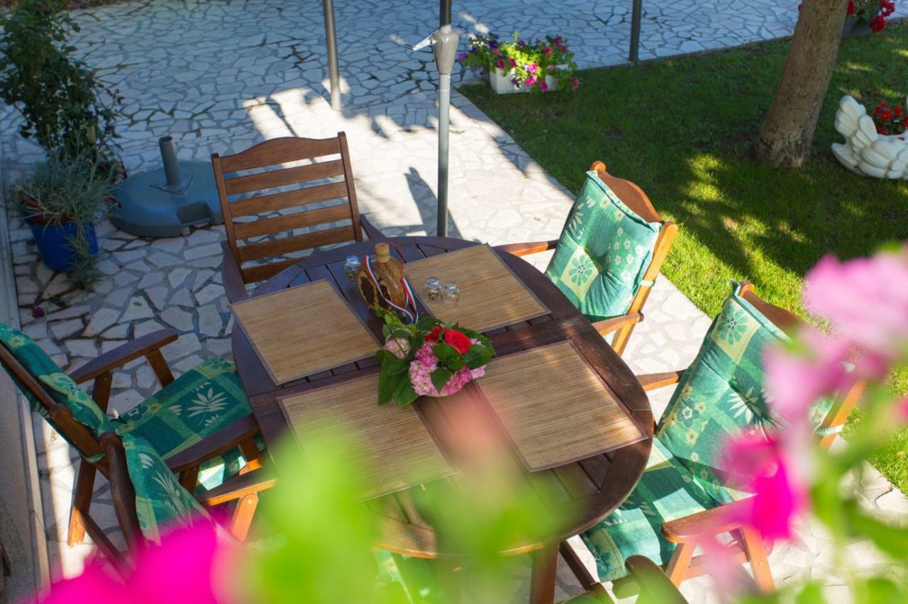 Apartmani Luis Kaštela Exteriér fotografie