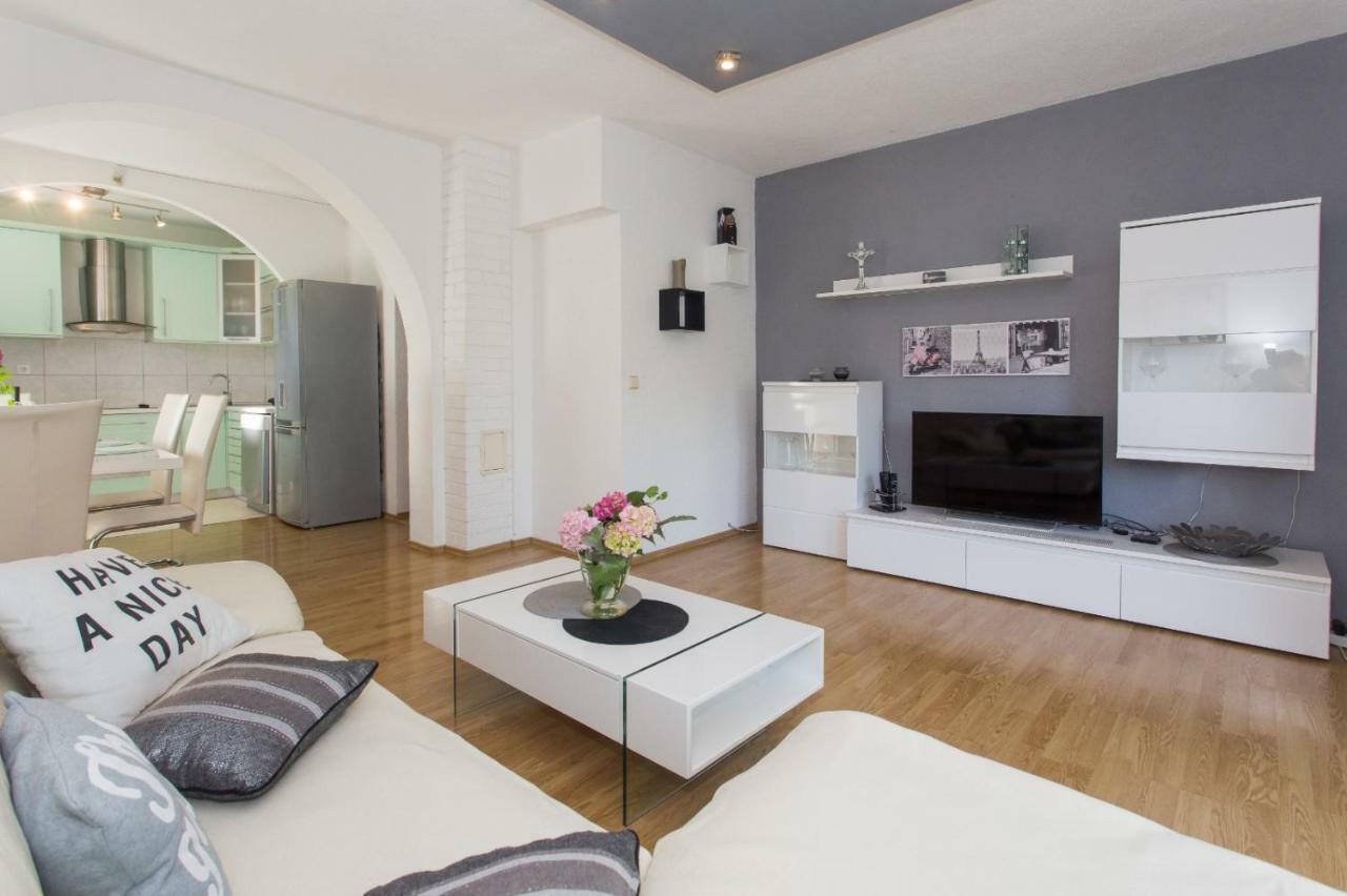 Apartmani Luis Kaštela Exteriér fotografie
