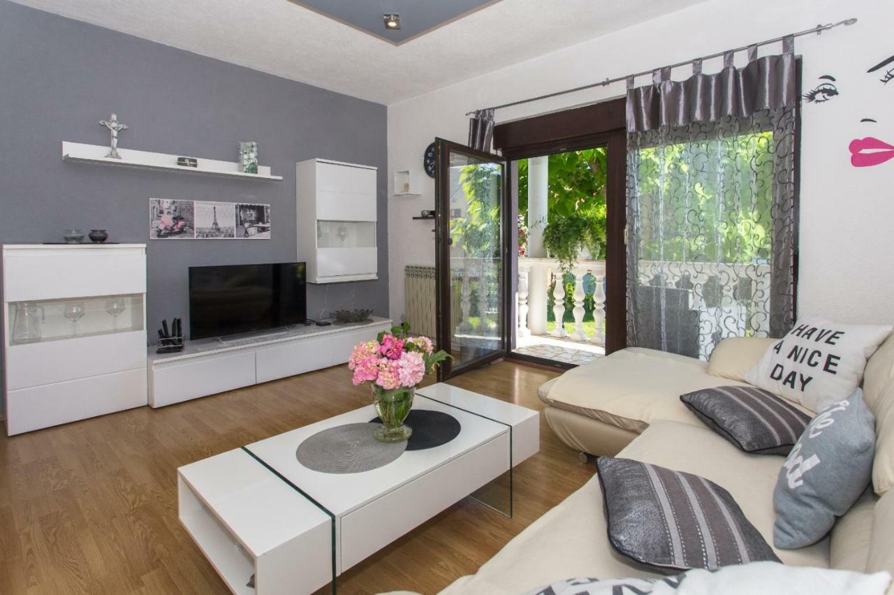 Apartmani Luis Kaštela Exteriér fotografie