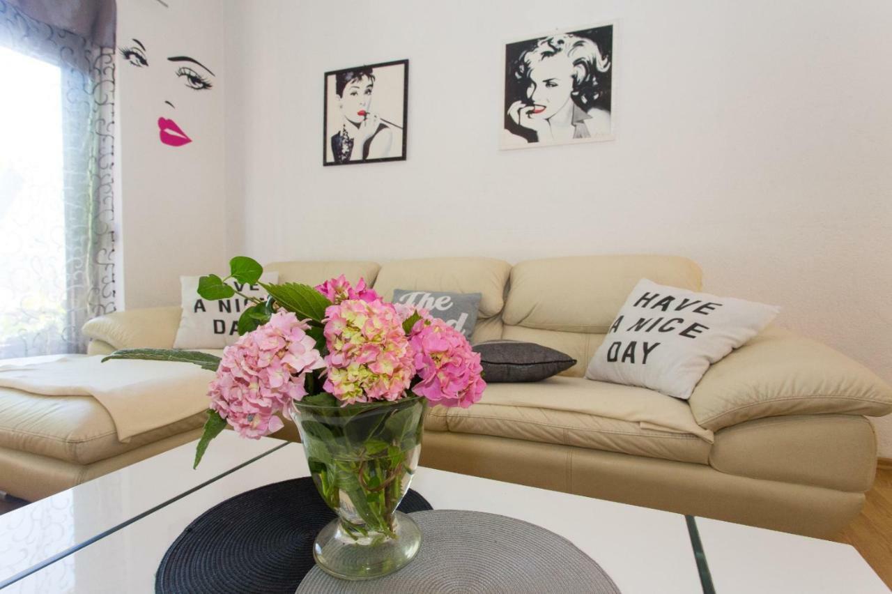 Apartmani Luis Kaštela Exteriér fotografie
