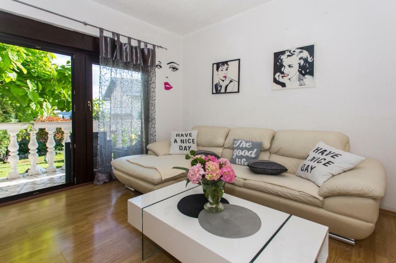 Apartmani Luis Kaštela Exteriér fotografie