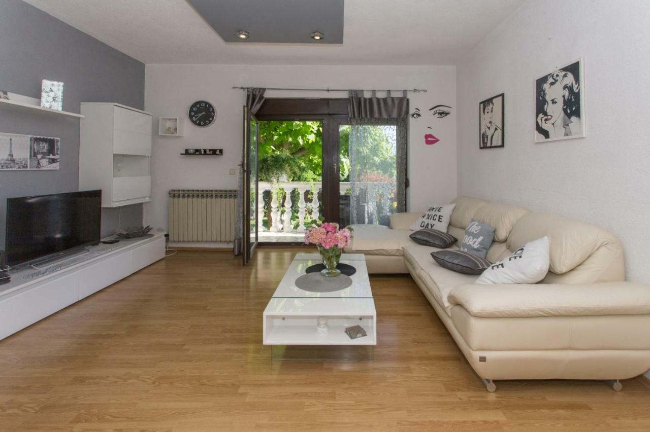 Apartmani Luis Kaštela Exteriér fotografie